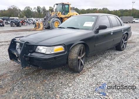 2011 Ford Crown Victoria Police Interceptor z USA, uszkodzony, nr VIN 2FABP7BV7BX122922